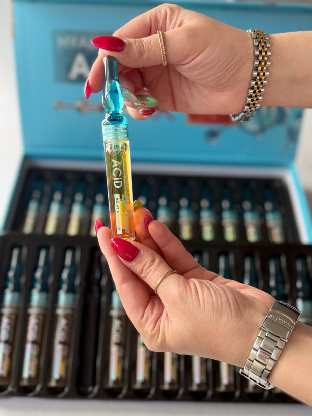 تصویر-حجم-دهنده-لب-هیالورونیک-اسید-کیس-بیوتی