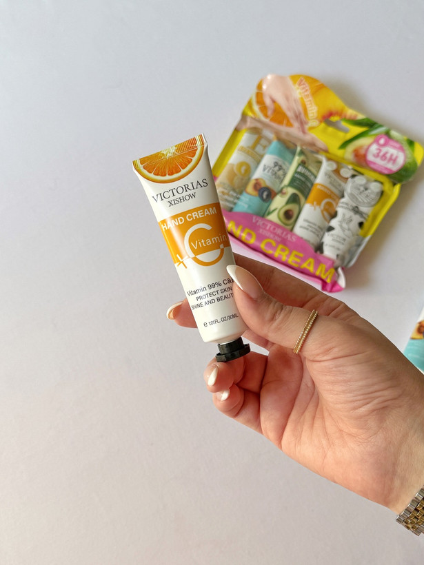 کرم دست ویتامینه ویکتوریا