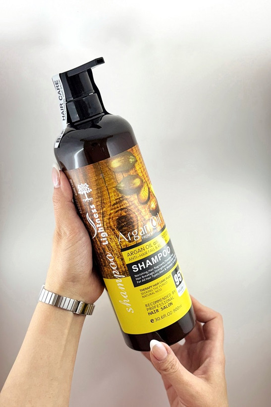 شامپو آرگان لایتنس حاوی روغن آرگان طبیعی برای تغذیه مو