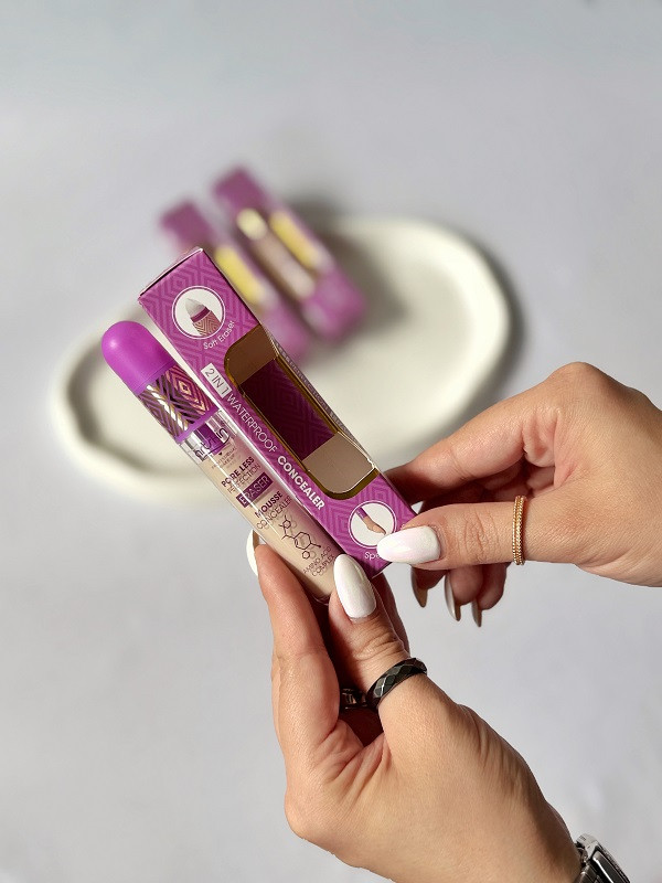 کانسیلر پد دار