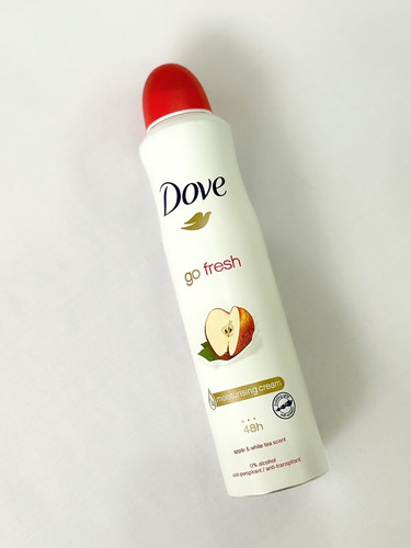 اسپری ضد تعریق زنانه داو با رایحه سیب و چای سفید