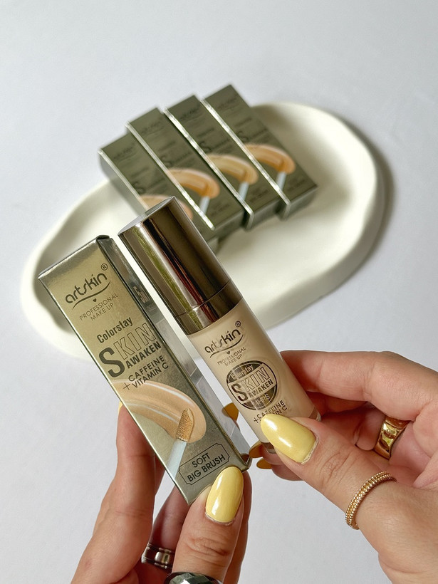 تصویر کانسیلر-تقویت-کننده-آرت-اسکین-حاوی-کافئین-و-ویتامین-C