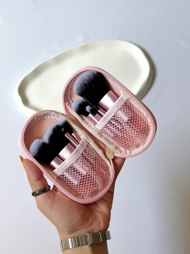 تصویر ست براش کیفی زیپ دار صورتی