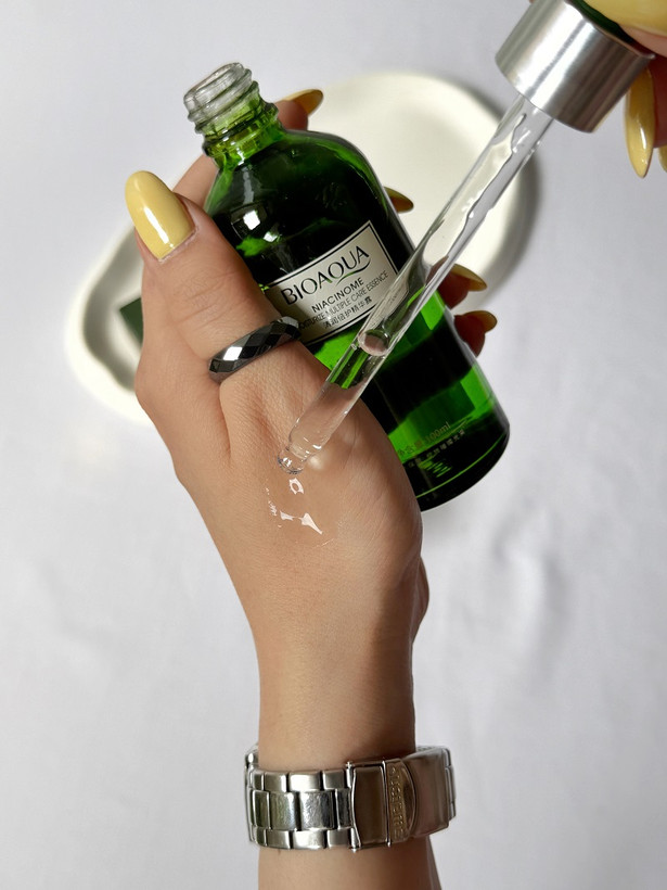 تصویر محتویات سرم چای سبز بیوآکوا