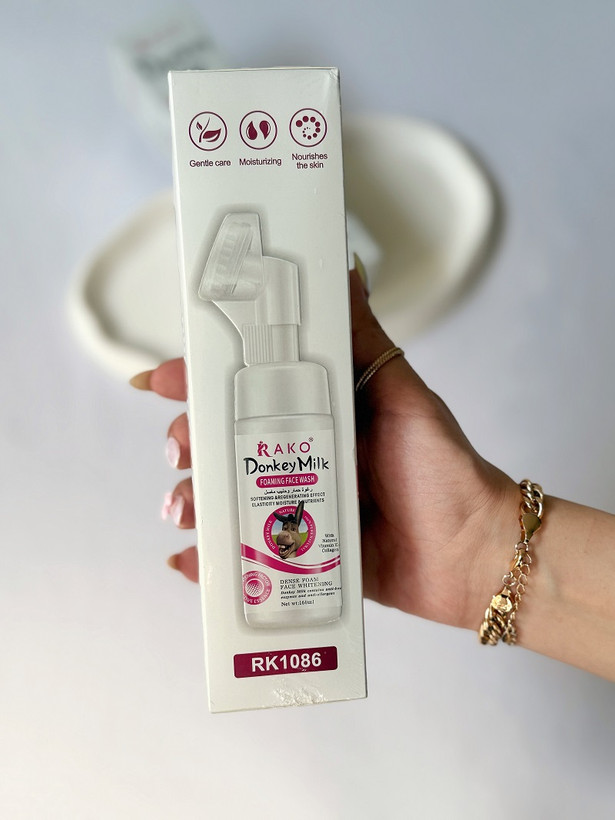 فوم شست و شوی صورت شیر الاغ راکو