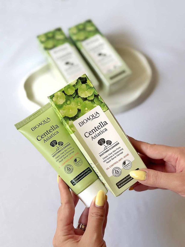 فوم شست و شوی صورت سنتلا بیوآکوا - اورجینال