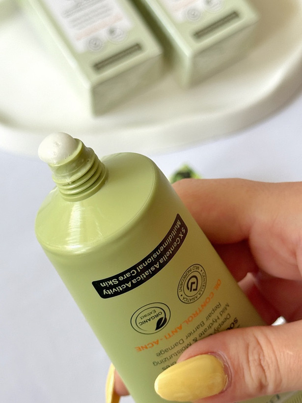 فوم شست و شوی صورت سنتلا بیوآکوا