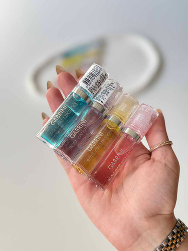 برق لب های رولی میوه ای گابرینی