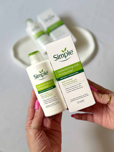 قیمت و خرید کرم مرطوب کننده و آبرسان سیمپل مدل ریچ