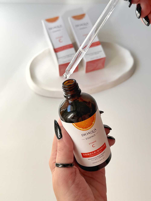 سرم ویتامین C بیوآکوا اصل با قطره چکان پر قدرت